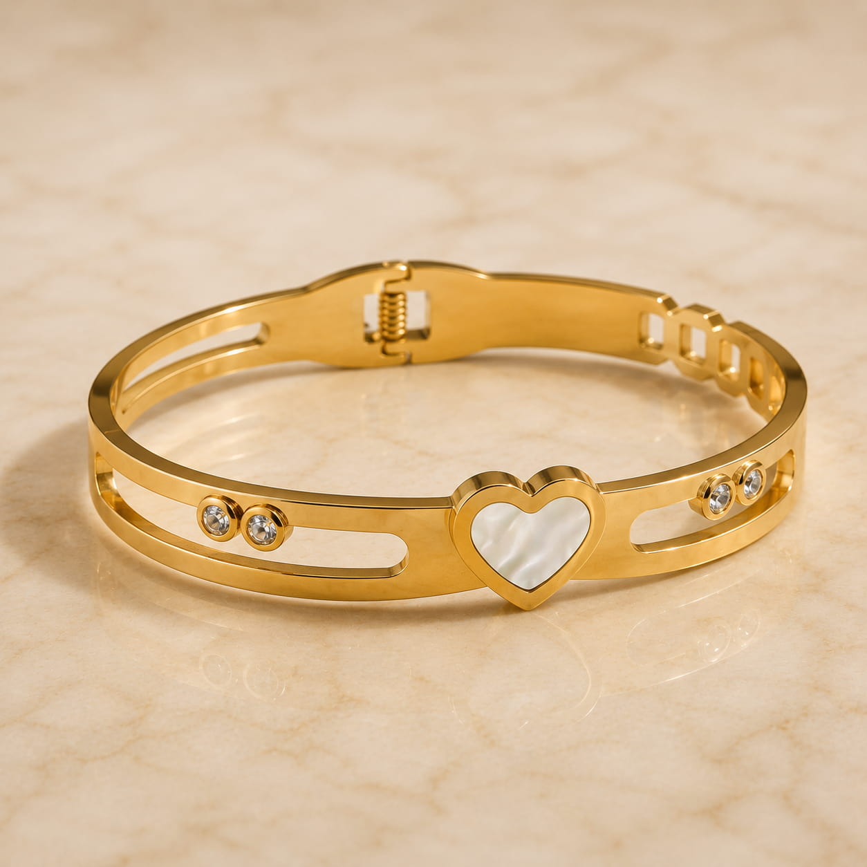 Lumi Heart Bangle