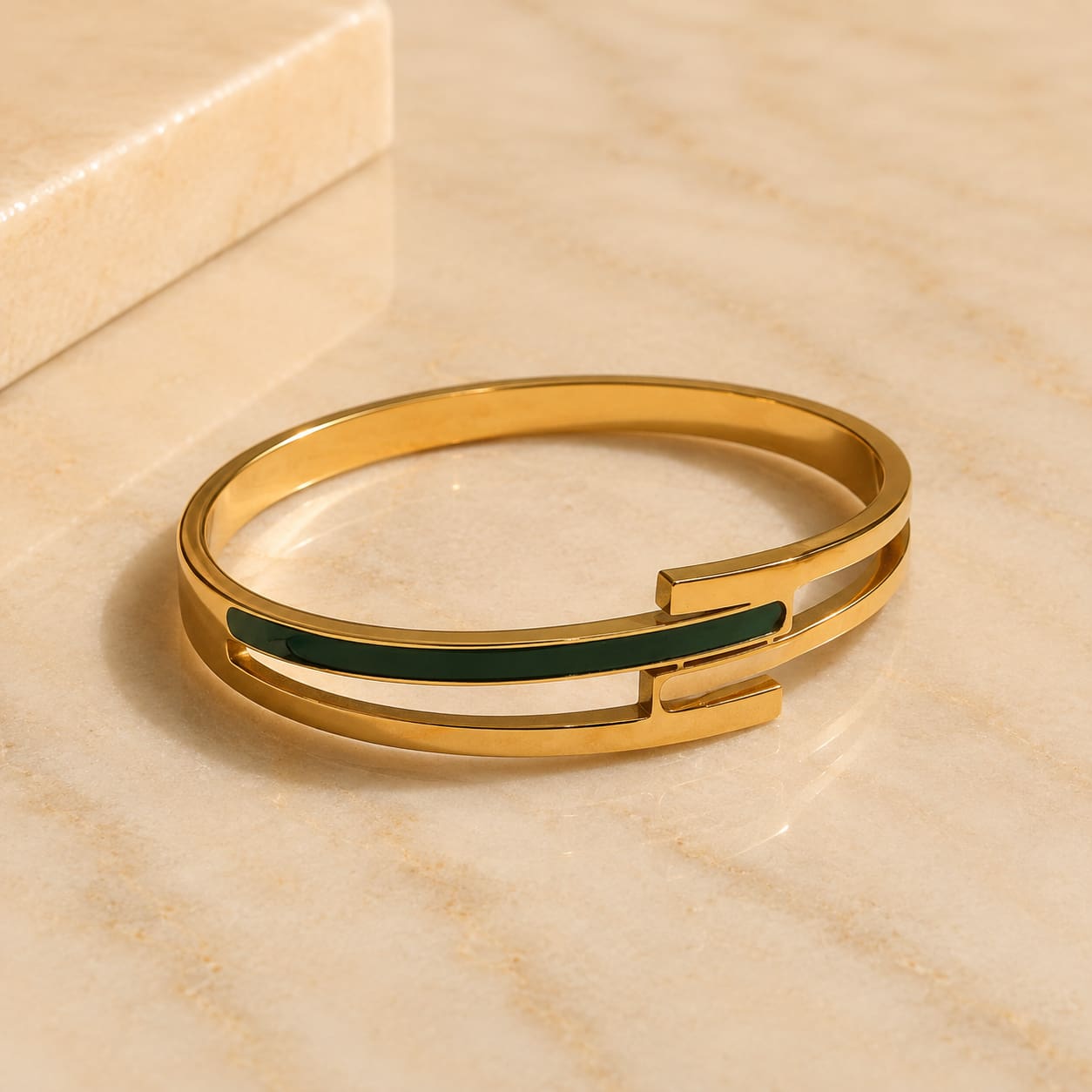 Vela Bracelet (Small Size)